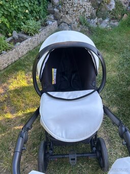 Kočárek + autosedačka s isofix základnou - 19