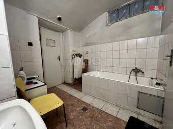 Prodej rodinného domu, 382 m², Volyně, ul. náměstí Hrdinů - 19