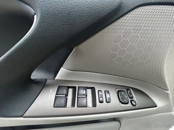 Lexus IS 250i V6 153KW AUTOMAT-KUŽE-KAMERA-PDC-VYHŘEV-2010 - 19