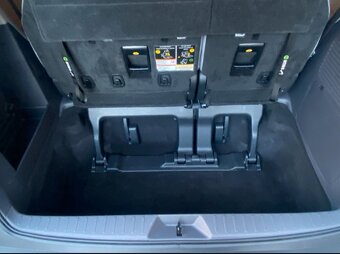 TOYOTA SIENNA HYBRID  (rezervace) - 19