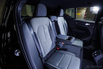 Volvo XC40 B3 Plus Bright 2023, len 25 000 km, HK hudba, DPH - 19