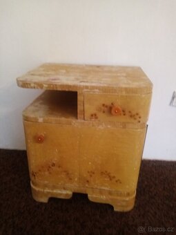 Starožitný nábytek - 19