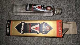 Alkohol - vodka, griotte - starý, archivní, retro alk. - 19