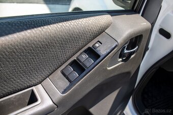 Nissan Pathfinder 2.5 dCi SE - 19