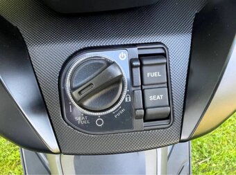 Prodám HONDA FORZA 125 ABS SMART TOP BOX - 19