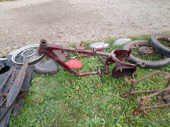 Jawa 350 perak,origo překryt karburace .tachometr 8000kč - 19