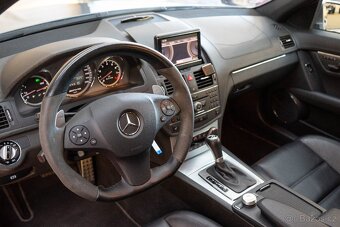 Mercedes-Benz C trieda Kombi 63 AMG - 19
