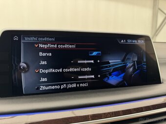 BMW Řada 7, 750i V8 4x4 CZ Long - 19