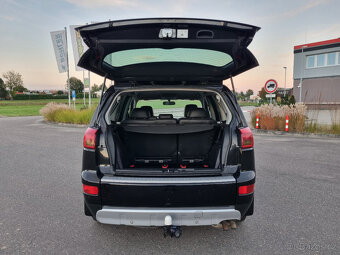 Peugeot 4007 2,2 HDi 4x4, 7 míst - 19