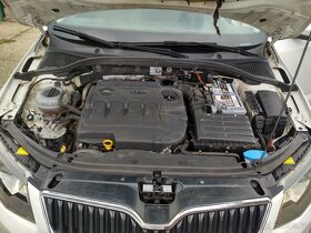 ŠKODA OCTAVIA COM III 4x4,2,0 TDi,ESP,KLIMA,ČR.SERVISKA - 19