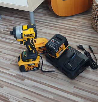 Aku pro nářadí DeWALT 20V/ 9.0mAh+Dual nabíječka, nové. - 19