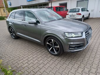 Q7  3.0 TDI  V6 200kW q.8AT,ČR,MATRIX,Bose,2x21",7míst - 19