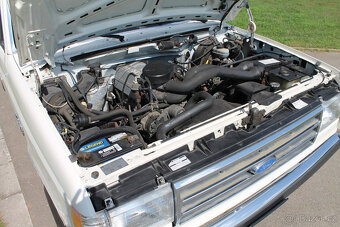 1990 Ford F250 4WD 302 V8, velmi pěkný orig. stav, DPH - 19