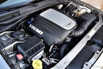 Chrysler 300C 5.7 V8 HEMI TOURING,KŮŽE,XEN,ALU20,KLIMA,TEMP - 19