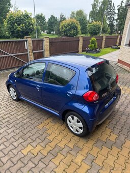 Toyota AYGO 1,0 i.   5 dveří - 93.000 KM - 19