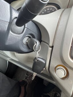 Opel Vivaro 2.0 2008 - 19