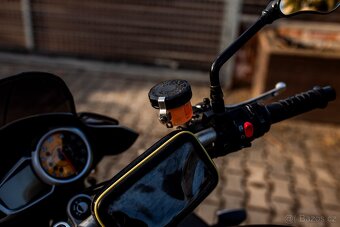 Triumph Street Triple 675 R - 19