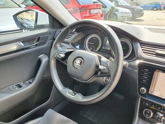 Škoda Superb 3 iV Style 1.4TSI 160kW DSG 69tkm Matrix Ambi - 19