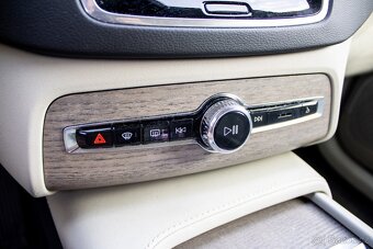 Volvo XC90 2.0 B5 mHEV Plus Bright AWD A/T 7m - 19