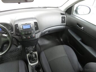 Hyundai i30 1.6 CRDi Combi, 2010, 66 kW, 172 378 km - 19