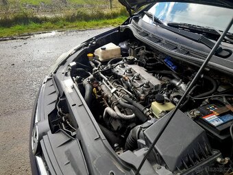 Mazda 5 2.0D-105kw , 7míst - 19