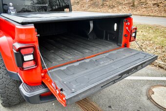 Jeep Gladiator 3.6, rok 2021, nájezd 60 tisíc km, TOP stav - 19