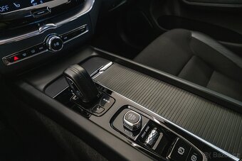 Volvo XC60 2020  B4 AWD 145kW Momentum Pro - 19