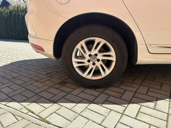Volvo XC60 2.4 D5 Drive-E - 19