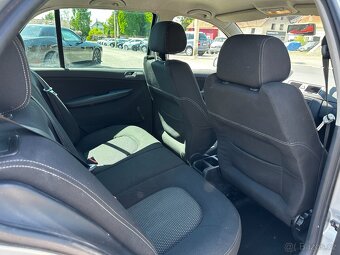 ŠKODA FABIA 1,4i - AMBIENTE - KLIMA - NOVÁ STK - 19