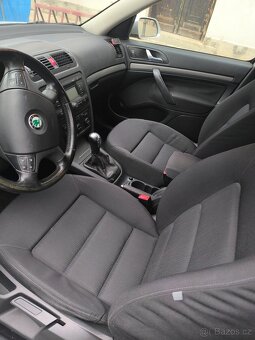 Škoda Octavia 2 rok 2005 77 kW km 382 - 19