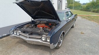 Oldsmobile delta 88 - 19