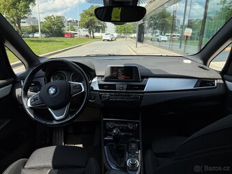 BMW 2 Grand Tourer 218 Sport Line r.2015  7 míst - 19