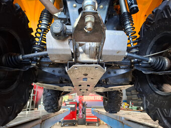 CAN-AM 570L Max - 6800km - 2016 - podvozek FOX - po servisu - 19