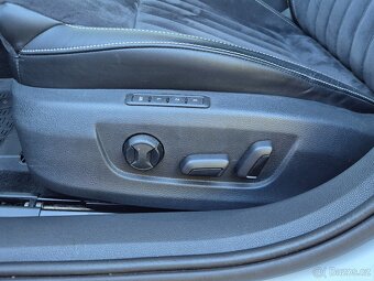 ŠKODA Superb 2.0TDI 110kW DSG Liftback Style Plus Extra ČR - 19