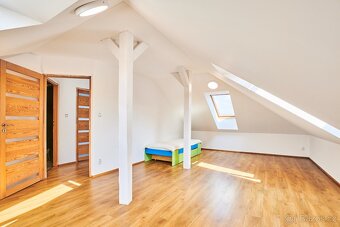 Rodinný dům ve Velké Hraštici – Perfektní bydlení nedaleko P - 19