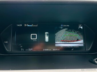 Citroën Grand C4 Picasso 2.0HDi 110KW MAN 7MÍST KAMERA TAŽNÉ - 19