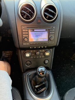 Nissan Qashqai 2.0d 4x4 2009 pojizdne navi panorama - 19