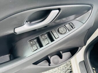 Hundai i30 kombi 1.0 TGDI (88KW) Style-1.MAJITEL ČR - 19