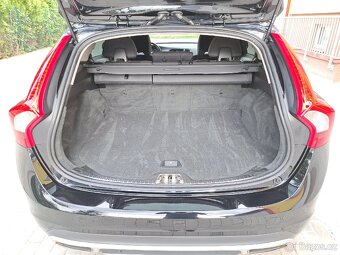 VOLVO V60 2.0D4,133kW, NAVI,PDC,LED,XENON, 145 785km - 19