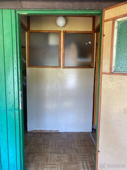 OBYTNÁ POJÍZDNÁ CHATA NA KOLECH S TERASOU - 19