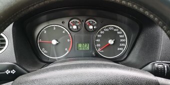 Ford Focus Kombi II 1,8 TDCi - 85kw. STK+EM do 6/2026 - 19