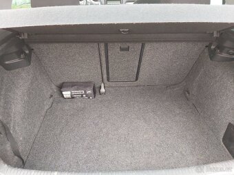 Volkswagen Golf VI 1,6 TDi 77 kw, 2010 - 19