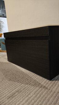 Černá skříňka nová (při přepravě jemně poškozena) - 19