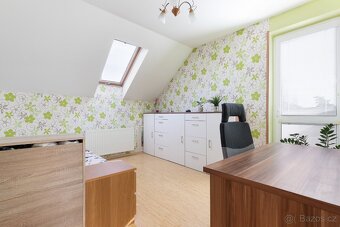 Prodej rodinného domu 270 m², pozemek 1000 m², Komárov - 19