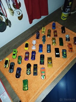 Hot wheels autíčka 36 ks - 19