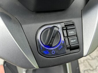 Honda Forza 300 malý nájezd,super stav - 19
