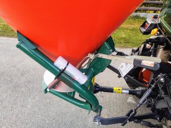Malotraktor KUBOTA B2650 + nové rozmetadlo WESSEX, STK - TOP - 19