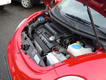VW NewBeetle 1.4i 75koní r.v.4/2008 - 19