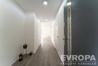 Prodej novostavby rodinného domu 6+kk 230 m² s pozemkem 958  - 19