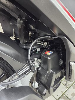 HONDA SH 125i Sport, start-stop, ABS
 - 19